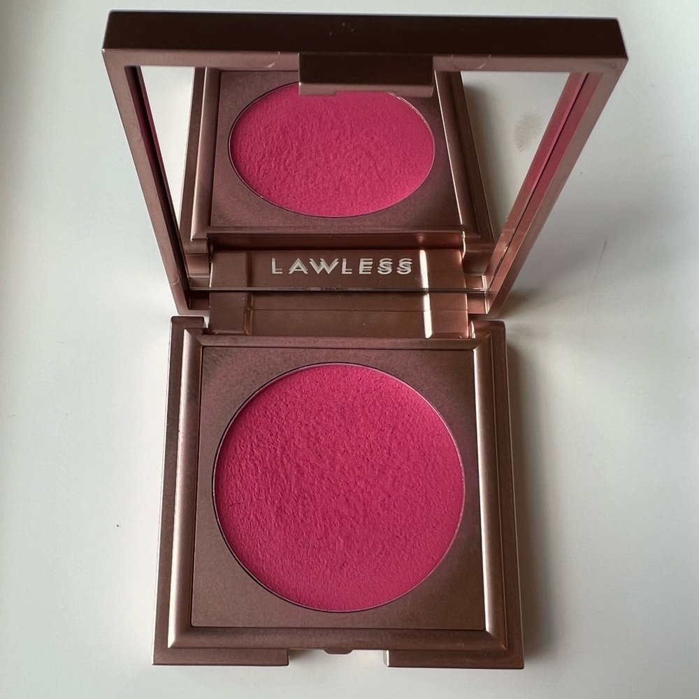 LAWLESS Metallic Rose Gold Compact Blush - Valentine